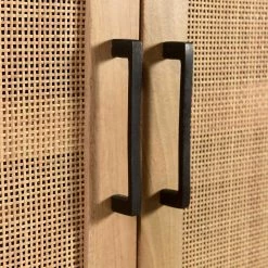 2-türiger Flurschrank Aus Holz & Rattan Geflecht - Lazianus -wohnen.de-Shop 2 tueriger flurschrank aus holz rattan geflecht mit metall buegelgestell lazianus 05